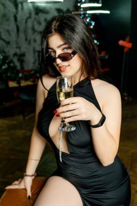 Model call girl in Delhi