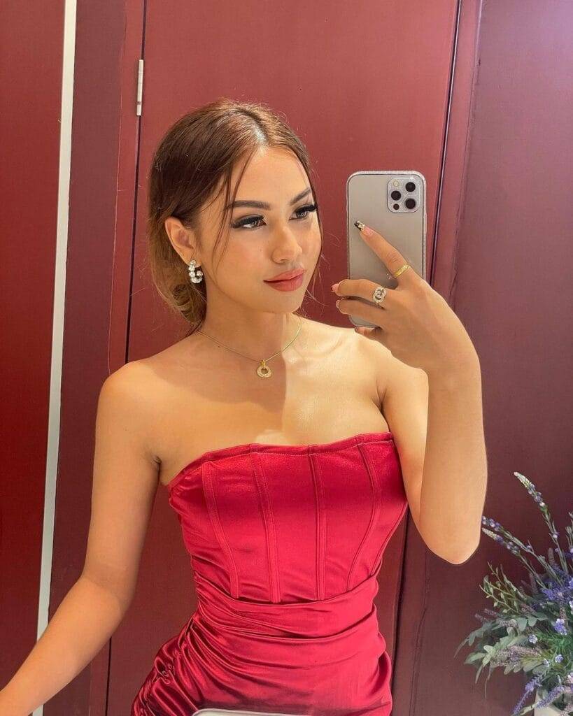 Escort In Shimla 